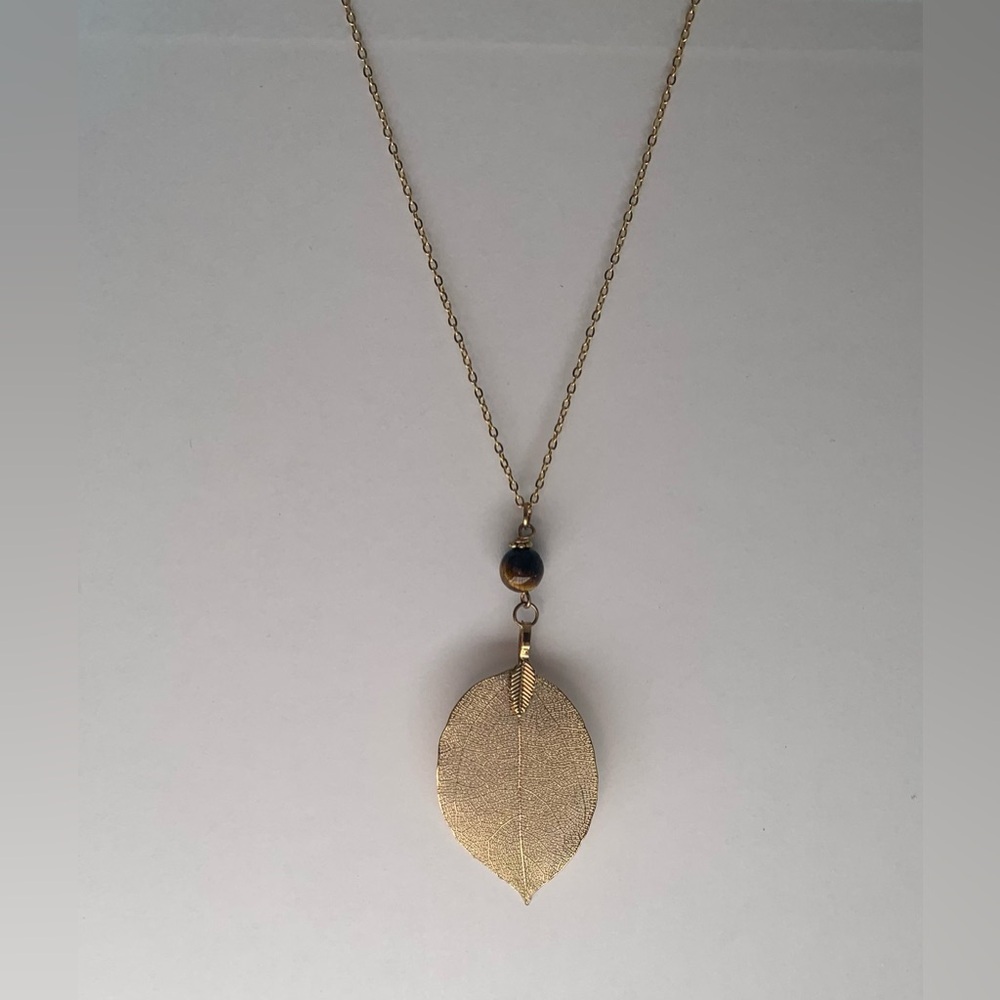 Elegant Gold Coloured Leaf Pendant Necklace
